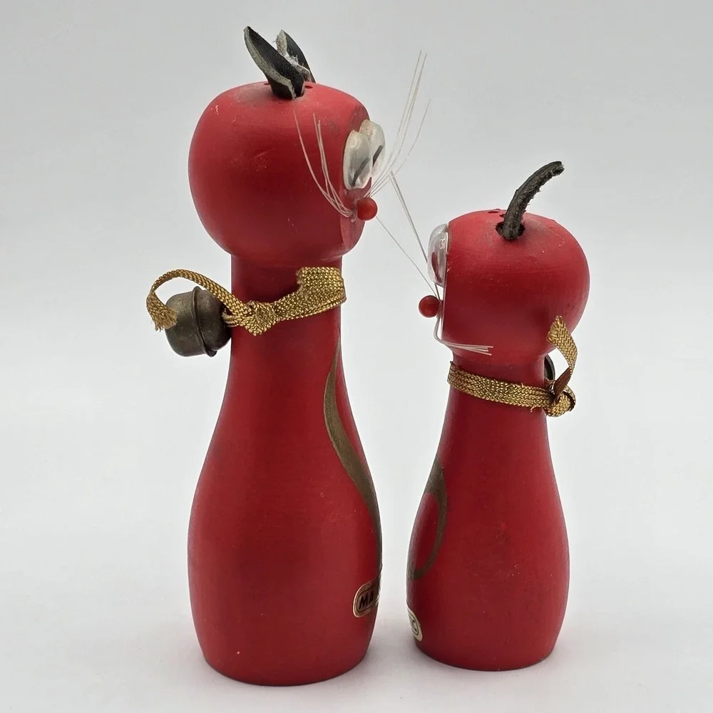 Wooden Red Cat Magnetic Salt & Pepper Shakers Kittens Leather Ears Kitschy Japan
